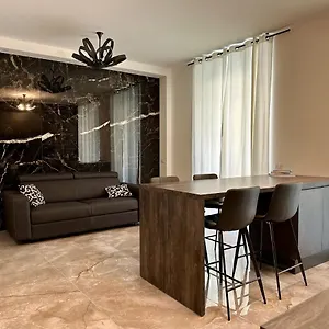 Magic Place Bergamo! Classy In The Heart Of The City Apartment